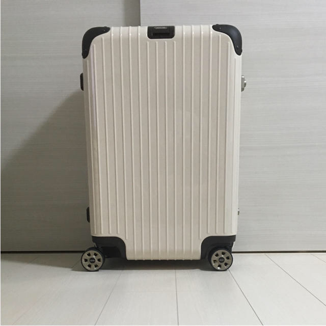 新品未使用 リモワ RIMOWA リンボ 60L クリームホワイト 電子タグ