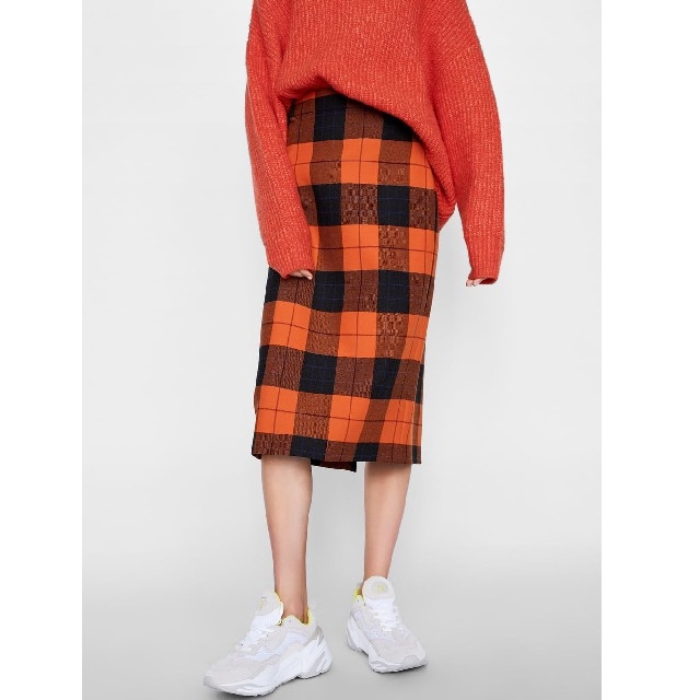 ZARA(ザラ)の【正規品】ZARA　チェック柄ペンシルスカート レディースのスカート(ひざ丈スカート)の商品写真