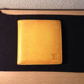 LOUIS VUITTON - ルイヴィトン エピ 二つ折り財布イエローの通販 by