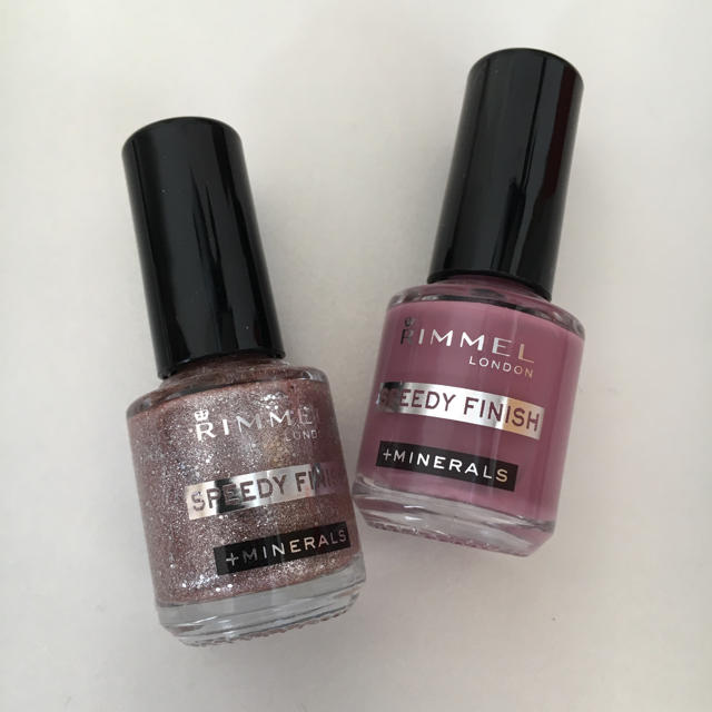 RIMMEL(リンメル)のRIMMEL 1度塗りで見たままの発色✨ネイルカラー319 マニキュア コスメ/美容のネイル(マニキュア)の商品写真