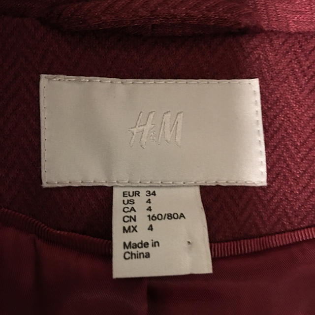 H&M(エイチアンドエム)のH&M ボルドー ジャケット サイズ34 レディースのジャケット/アウター(テーラードジャケット)の商品写真