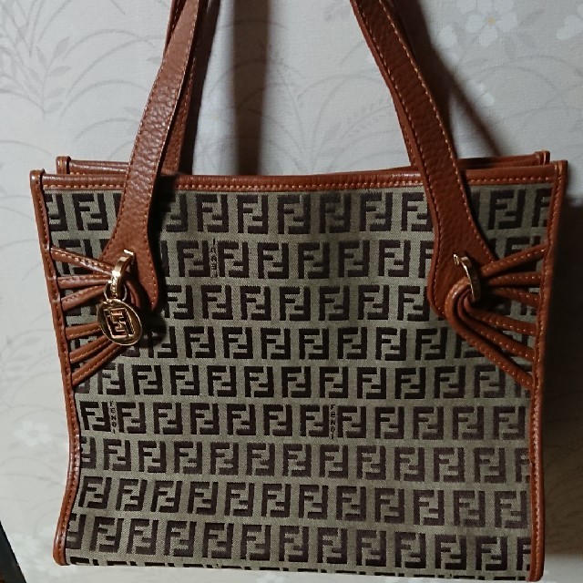 希望者のみラッピング無料 FENDI フェンディ ハンドバッグ レディース
