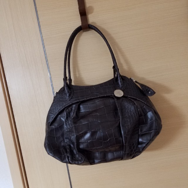 超美品 FURLA 型押しレザー ショルダーバッグCELINE