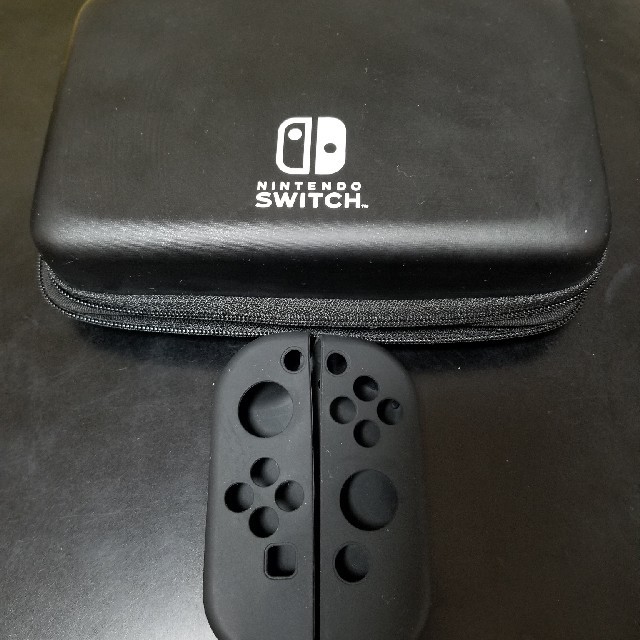 任天堂(ニンテンドウ)の【中古】Nintendo Switch Black　ニンテンドースイッチ　本体 エンタメ/ホビーのゲームソフト/ゲーム機本体(家庭用ゲーム機本体)の商品写真