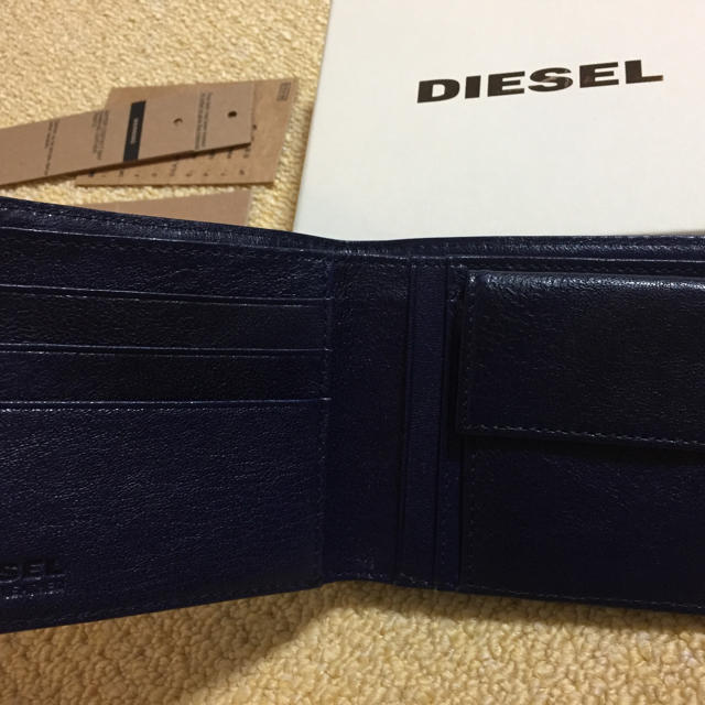 DIESEL(ディーゼル)の男性用財布 メンズのファッション小物(折り財布)の商品写真