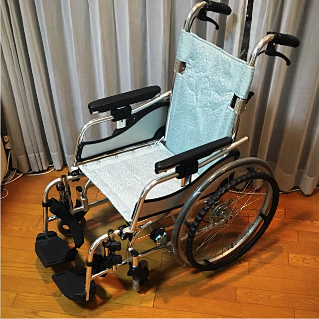 ♿️自走式 優れた機能 肘の高さも調整 モジュール 車椅子(送料無料) その他のその他(その他)の商品写真