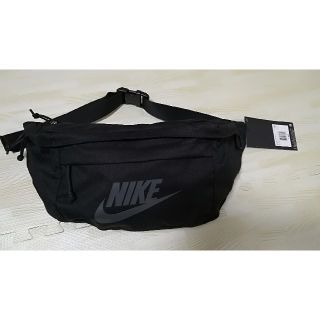 ナイキ(NIKE)のNIKE　ナイキ　ヒップバック　ショルダーバッグ(ボディーバッグ)