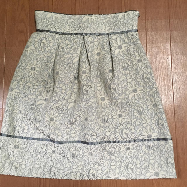 Lois CRAYON(ロイスクレヨン)のLois CRAYON ロイスクレヨンのジャガードスカート レディースのスカート(ひざ丈スカート)の商品写真