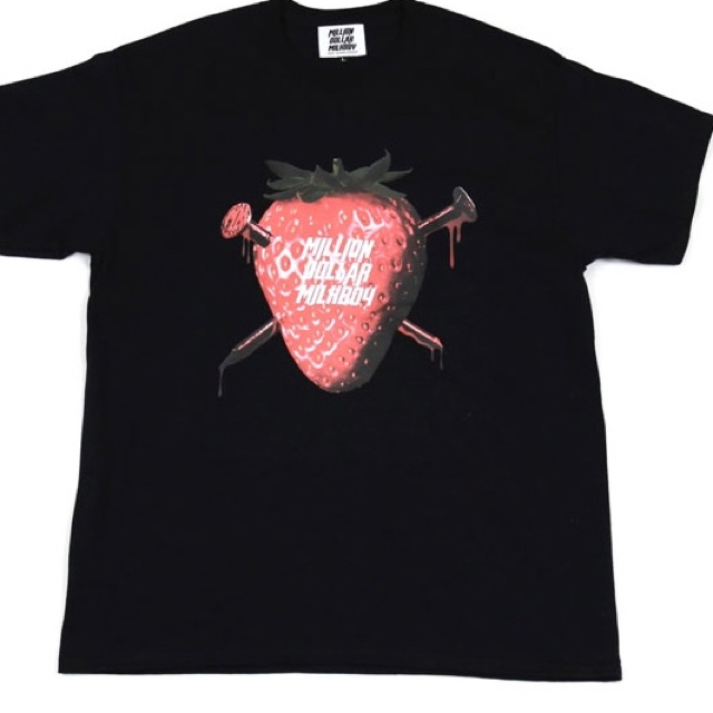 MILKBOY(ミルクボーイ)のMILKBOY berry いちごMDM Tシャツ  ブラック  串刺しベリー  レディースのトップス(Tシャツ(半袖/袖なし))の商品写真