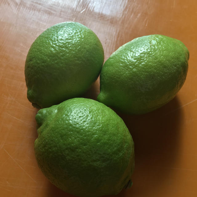 今限定！広島県産グリーンレモン3キロ 送料無料 低農薬 防腐剤無し 食品/飲料/酒の食品(フルーツ)の商品写真