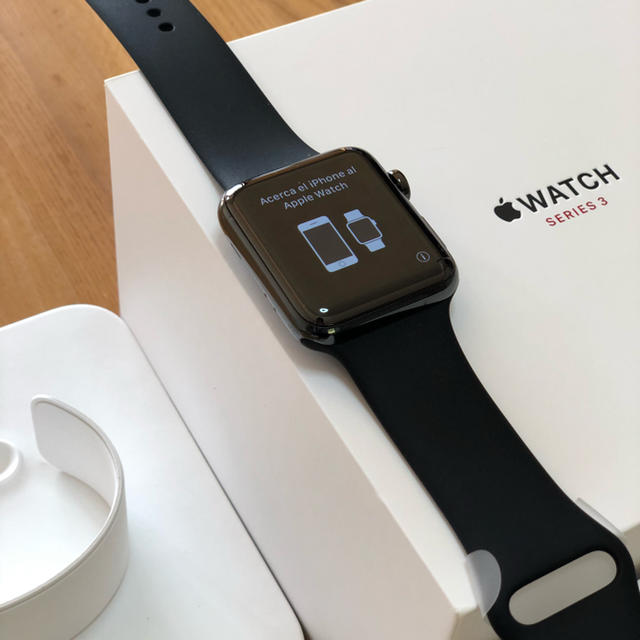 Apple Watch(アップルウォッチ)のAppleWatch Series3GPS + Cellularモデル42mm  メンズの時計(腕時計(デジタル))の商品写真