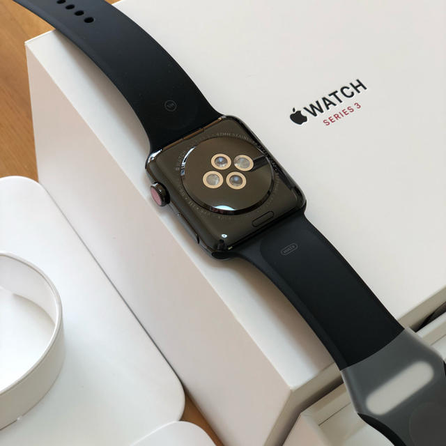 Apple Watch(アップルウォッチ)のAppleWatch Series3GPS + Cellularモデル42mm  メンズの時計(腕時計(デジタル))の商品写真