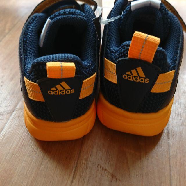 adidas(アディダス)のもりお様専用 adidas スニーカー 18センチ キッズ/ベビー/マタニティのキッズ靴/シューズ(15cm~)(スニーカー)の商品写真