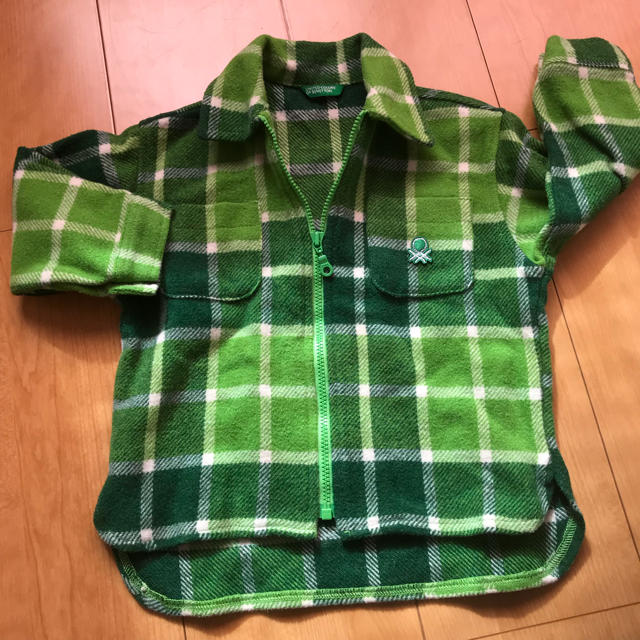 BENETTON(ベネトン)の上着☆ベネトン☆美品 キッズ/ベビー/マタニティのキッズ服男の子用(90cm~)(ニット)の商品写真