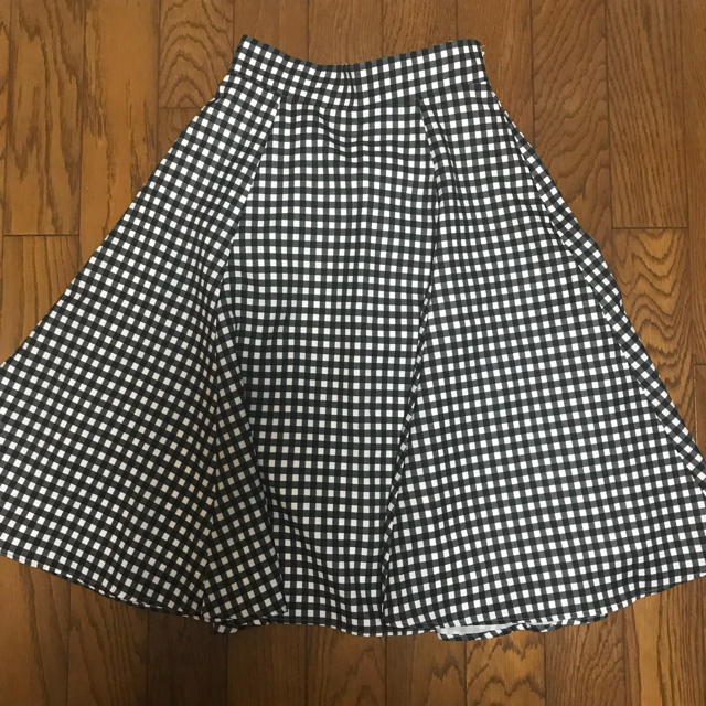 JUSGLITTY(ジャスグリッティー)のスカート レディースのスカート(ひざ丈スカート)の商品写真