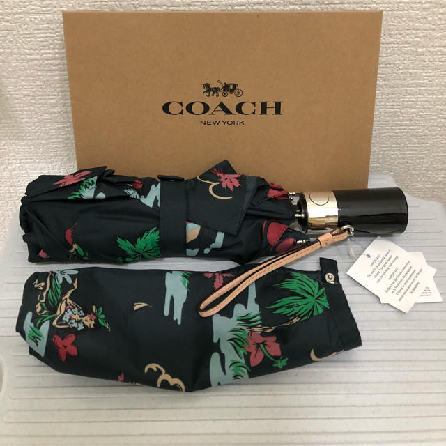 COACH(コーチ)のコーチ、傘、ハワイアン柄 (^^)、新品未使用 レディースのファッション小物(傘)の商品写真