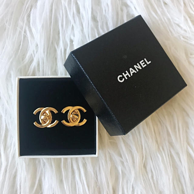 CHANEL(シャネル)のCHANEL ターンロック イヤリング レディースのアクセサリー(イヤリング)の商品写真