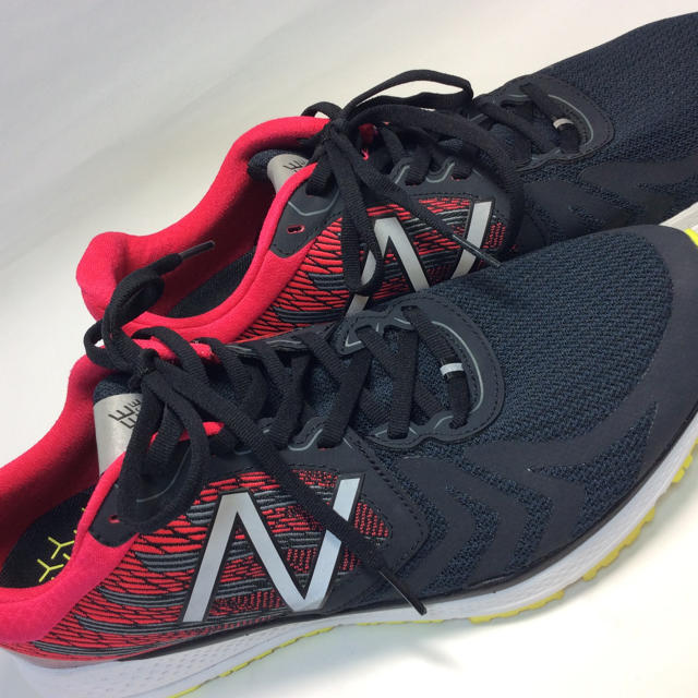 New Balance(ニューバランス)のニューバランス ランニングシューズ バジーペース ブラック ピンク 28.5cm スポーツ/アウトドアのランニング(シューズ)の商品写真