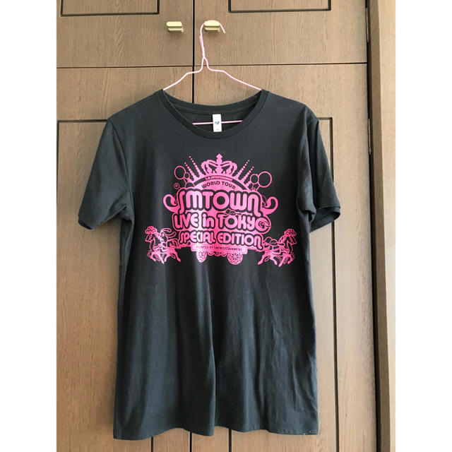 東方神起(トウホウシンキ)のSMTOWN LIVE Tシャツ エンタメ/ホビーのタレントグッズ(アイドルグッズ)の商品写真