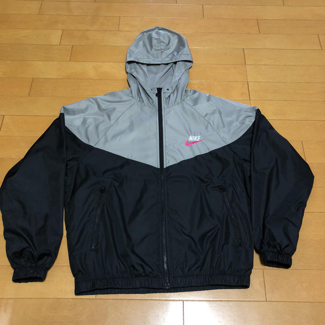 NIKE(ナイキ)のNIKE ナイロンパーカー キッズ/ベビー/マタニティのキッズ服男の子用(90cm~)(ジャケット/上着)の商品写真