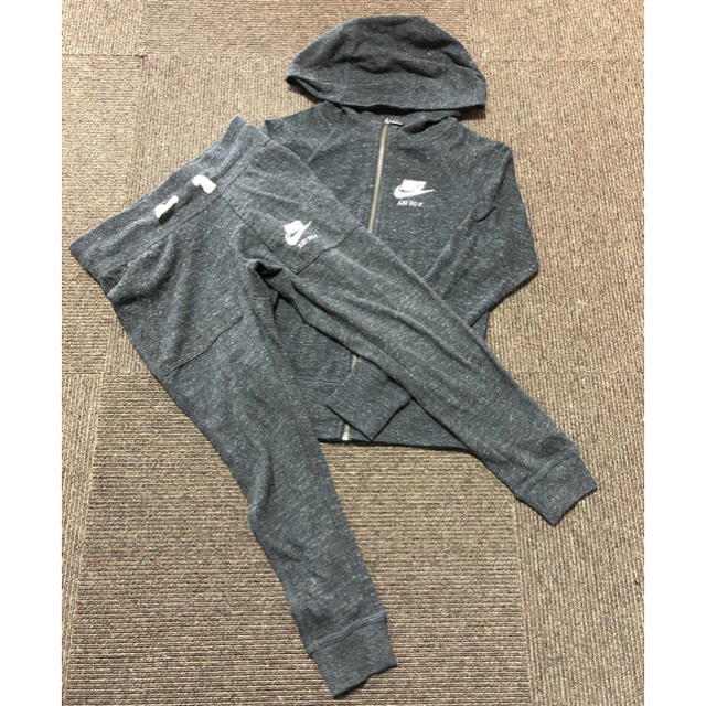 NIKE(ナイキ)のたぬき様 専用 NIKE パーカーズボン上下 キッズ/ベビー/マタニティのキッズ服男の子用(90cm~)(ジャケット/上着)の商品写真