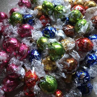 リンツ(Lindt)のリンツ リンドール  抹茶 ストロベリー アソート 30個 チョコ チョコレート(菓子/デザート)