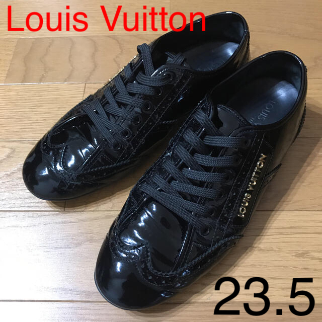 LOUIS VUITTON(ルイヴィトン)の【新ちゃん様専用】Louis Vuitton 黒エナメル 23.5 レディースの靴/シューズ(スニーカー)の商品写真