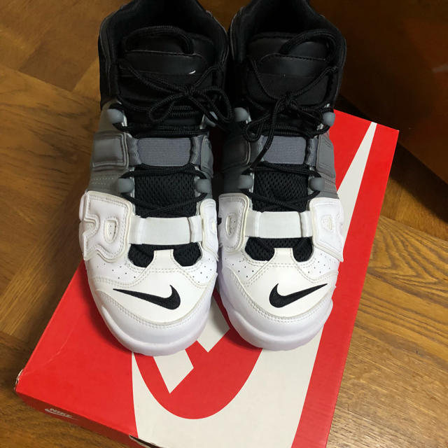 NIKE(ナイキ)のNike air more up tempo メンズの靴/シューズ(スニーカー)の商品写真