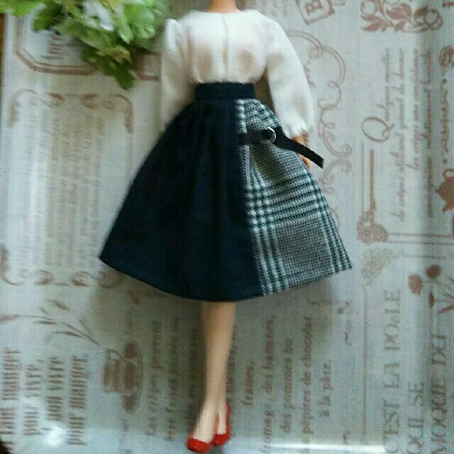 リカちゃんサイズのスカート ハンドメイドのぬいぐるみ/人形(人形)の商品写真