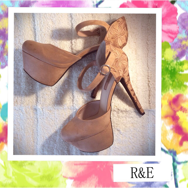 R&E(アールアンドイー)の【送料込み】R&Eハイヒール レディースの靴/シューズ(ハイヒール/パンプス)の商品写真