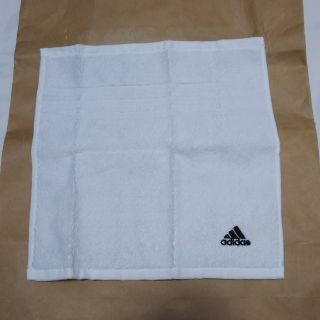 アディダス(adidas)のadidas ミニタオル(ハンカチ)