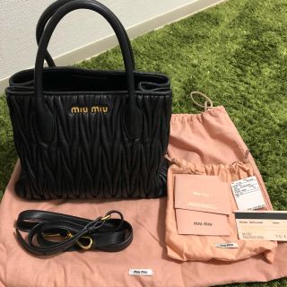 miumiu マテラッセ　バッグ　ブラック