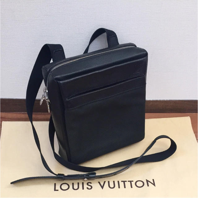 【極美品✨】VUITTON　タイガ　サヤン　ショルダーバッグ　肩掛けFERのVUITTON部屋