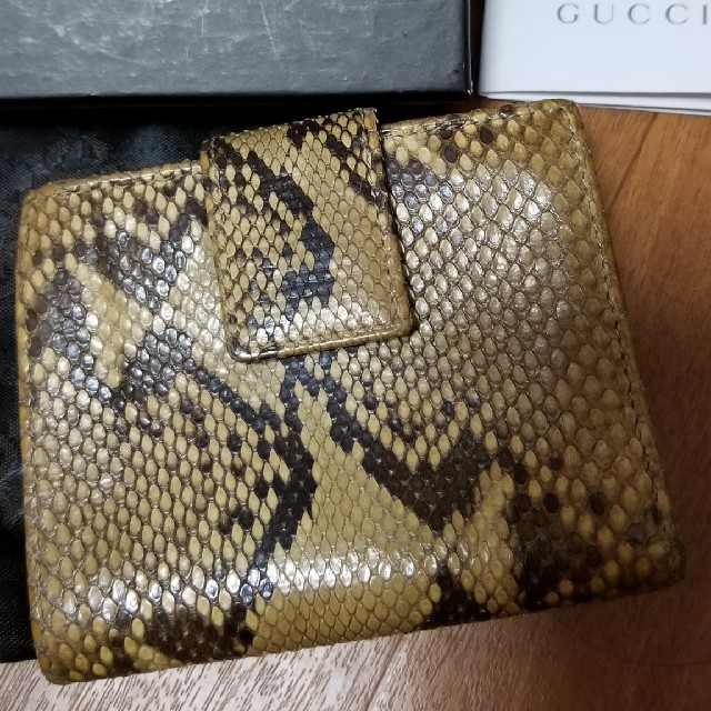 Gucci(グッチ)のGUCCI　パイソン革　財布 レディースのファッション小物(財布)の商品写真