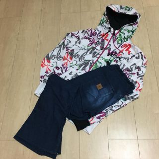 ボルコム(volcom)の【美品 VOLCOM】ボルコム パーカー レディースM スノボやスケボに(ウエア/装備)