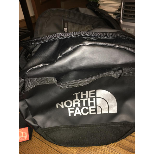 THE NORTH FACE(ザノースフェイス)のThe North Face ダッフルバッグ S ブラック メンズのバッグ(ボストンバッグ)の商品写真