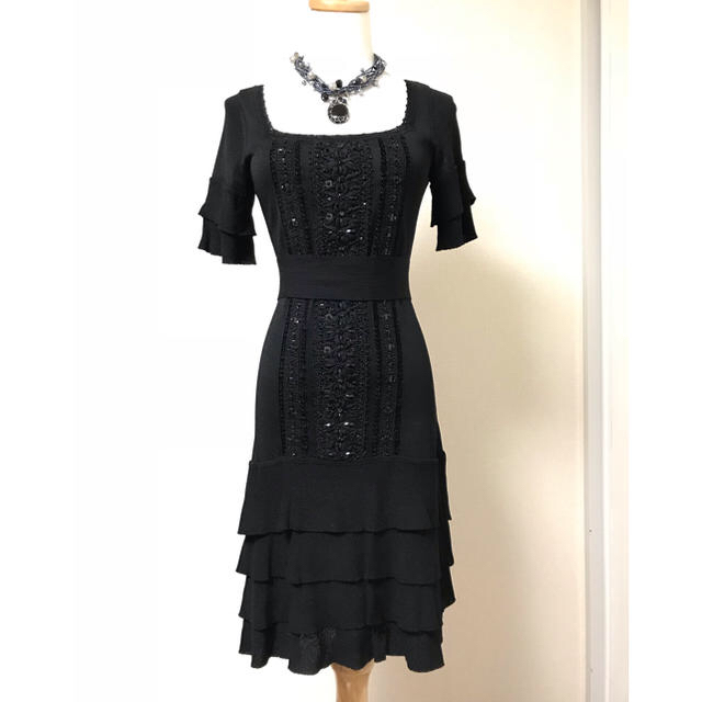 美品】バーニーズニューヨーク ワンピース 結婚式 突き上げる 美品】バーニーズニューヨーク ワンピース 結婚式 突き上げる