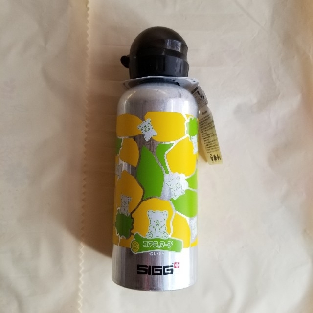 SIGG(シグ)の【新品】コアラのマーチアルミボトル エンタメ/ホビーのおもちゃ/ぬいぐるみ(キャラクターグッズ)の商品写真