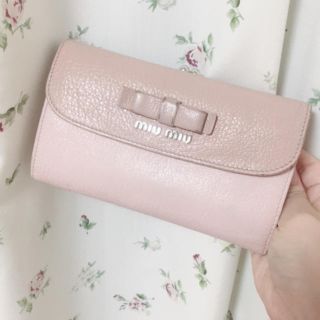 ミュウミュウ(miumiu)の値下げしました♡ miumiu ♡ リボン お財布(折り財布)