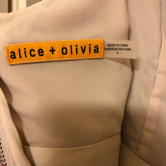 Alice+Olivia(アリスアンドオリビア)のmipopo様専用 alice＋Olivia 美品レースワンピース size0 レディースのフォーマル/ドレス(ミディアムドレス)の商品写真