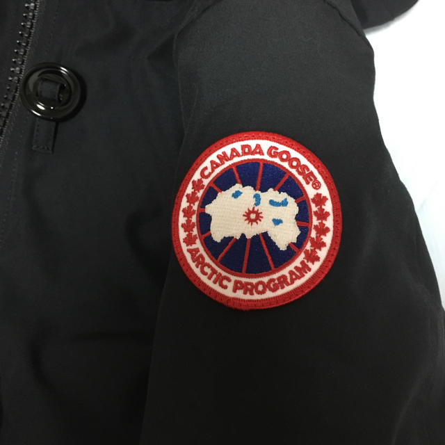 CANADA GOOSE(カナダグース)の《新品未使用》カナダグース ブロンテ XS ネイビー レディース レディースのジャケット/アウター(ダウンジャケット)の商品写真