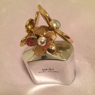 マークジェイコブス(MARC JACOBS)のマークジェイコブス デイジー 香水(香水(女性用))