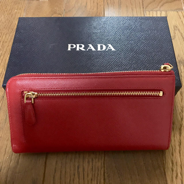 PRADA(プラダ)のPRADA♡サフィアーノ 長財布 リボン♡fuoco レッド  レディースのファッション小物(財布)の商品写真