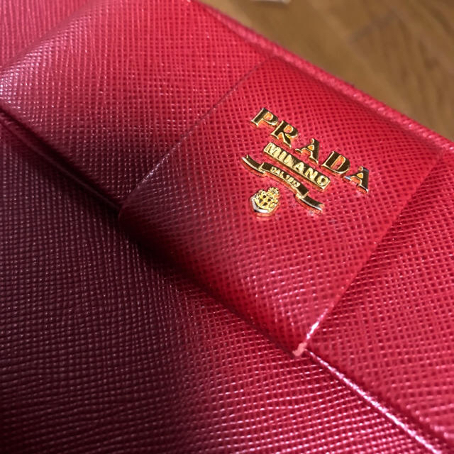 PRADA(プラダ)のPRADA♡サフィアーノ 長財布 リボン♡fuoco レッド  レディースのファッション小物(財布)の商品写真