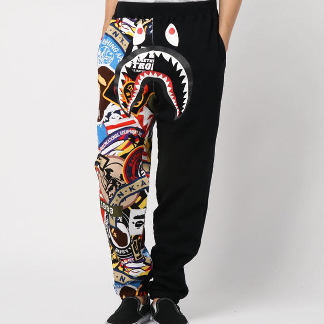 A BATHING APE PATCHED SHARK SWEAT PANTS 1