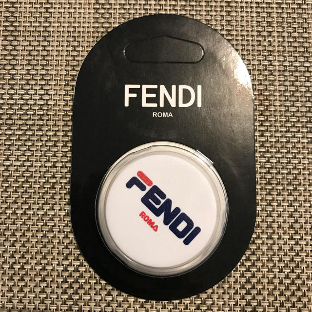 FENDI(フェンディ)の◎入手困難◎ 貴重((レア商品)) FENDI x FILA 携帯グリップ スマホ/家電/カメラのスマホアクセサリー(その他)の商品写真