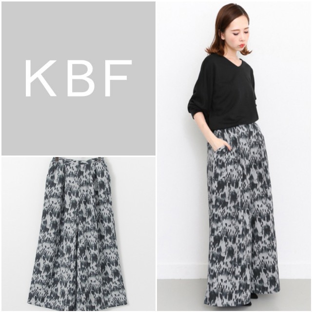 KBF(ケービーエフ)の【新品】URBAN RESEARCH KBF プリントワイドパンツ レディースのパンツ(カジュアルパンツ)の商品写真