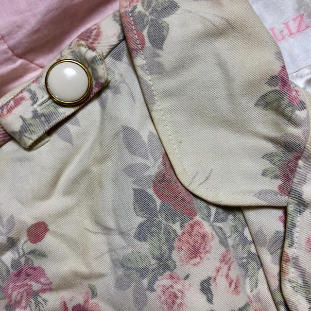 LIZ LISA(リズリサ)のLIZ LISAケープ付きトレンチコート レディースのジャケット/アウター(トレンチコート)の商品写真