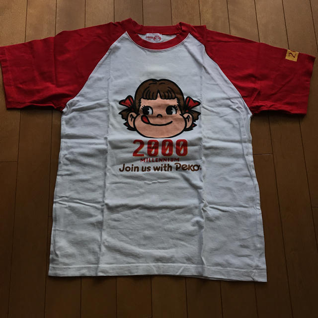 不二家(フジヤ)の2000ミレニアム ペコちゃんTシャツ レディースのトップス(Tシャツ(半袖/袖なし))の商品写真