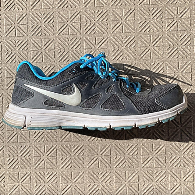 NIKE(ナイキ)のNIKE REVOLUTION2 スニーカー 25.5cm ナイキ メンズの靴/シューズ(スニーカー)の商品写真